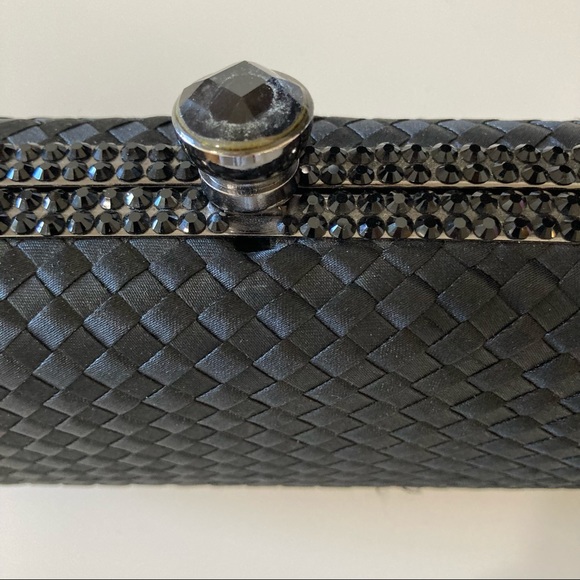 Intricate embellished clutch - Picture 12 of 13